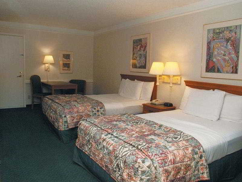 Quality Inn & Suites North Charleston - Ashley Phosphate Værelse billede