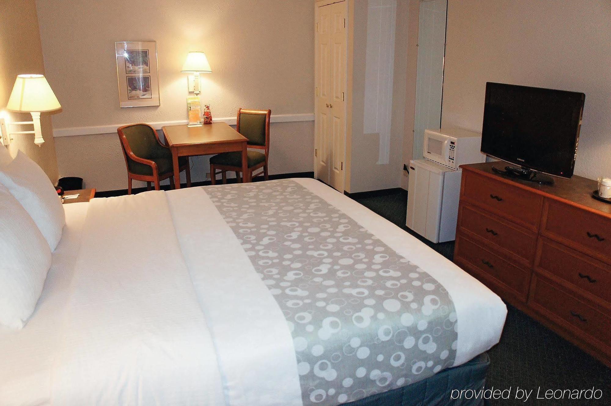 Quality Inn & Suites North Charleston - Ashley Phosphate Eksteriør billede